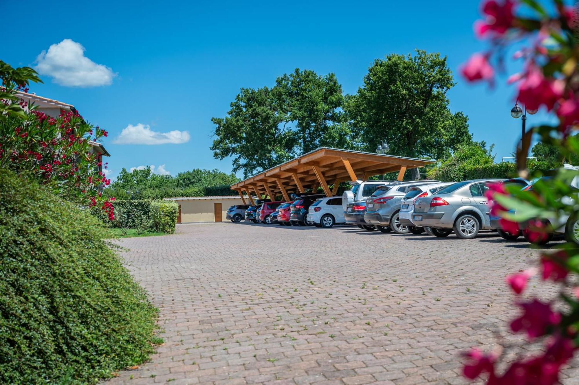 Apart-hotel Villaggio Le Querce